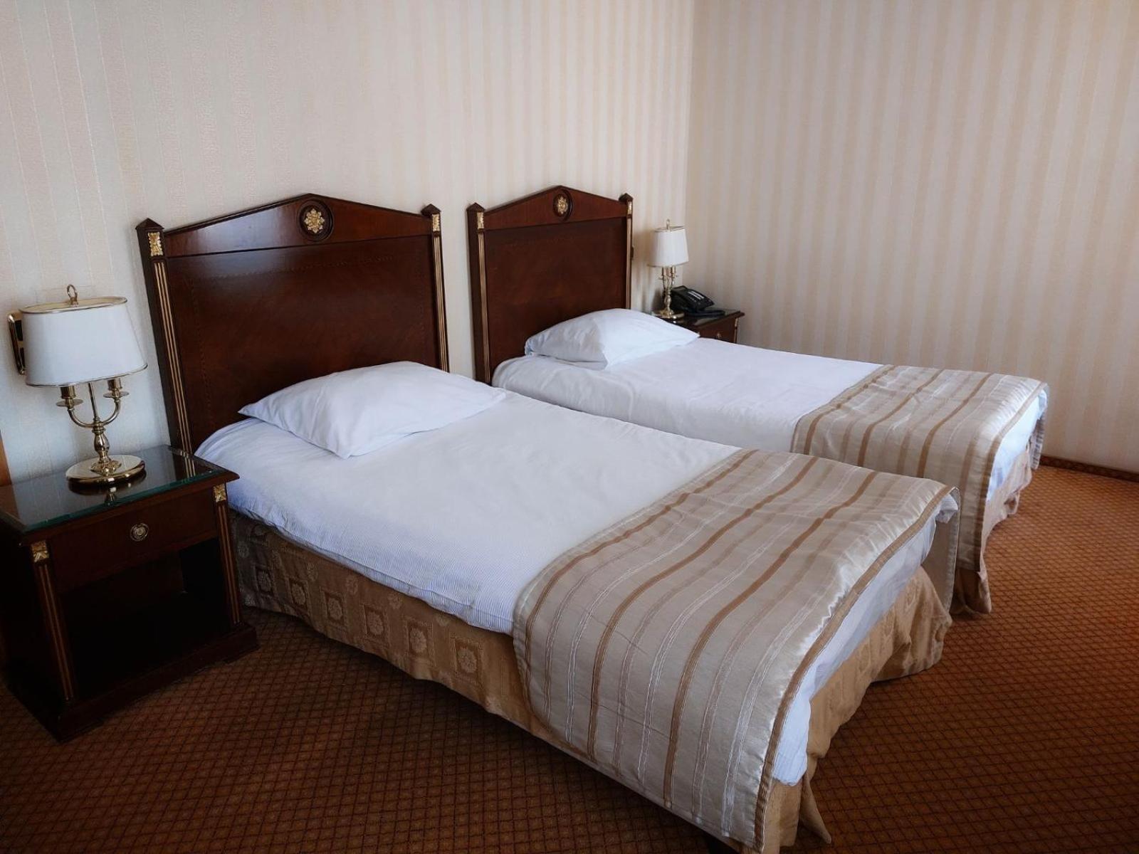 Optima Collection Podil Plaza Hotell Kiev Exteriör bild