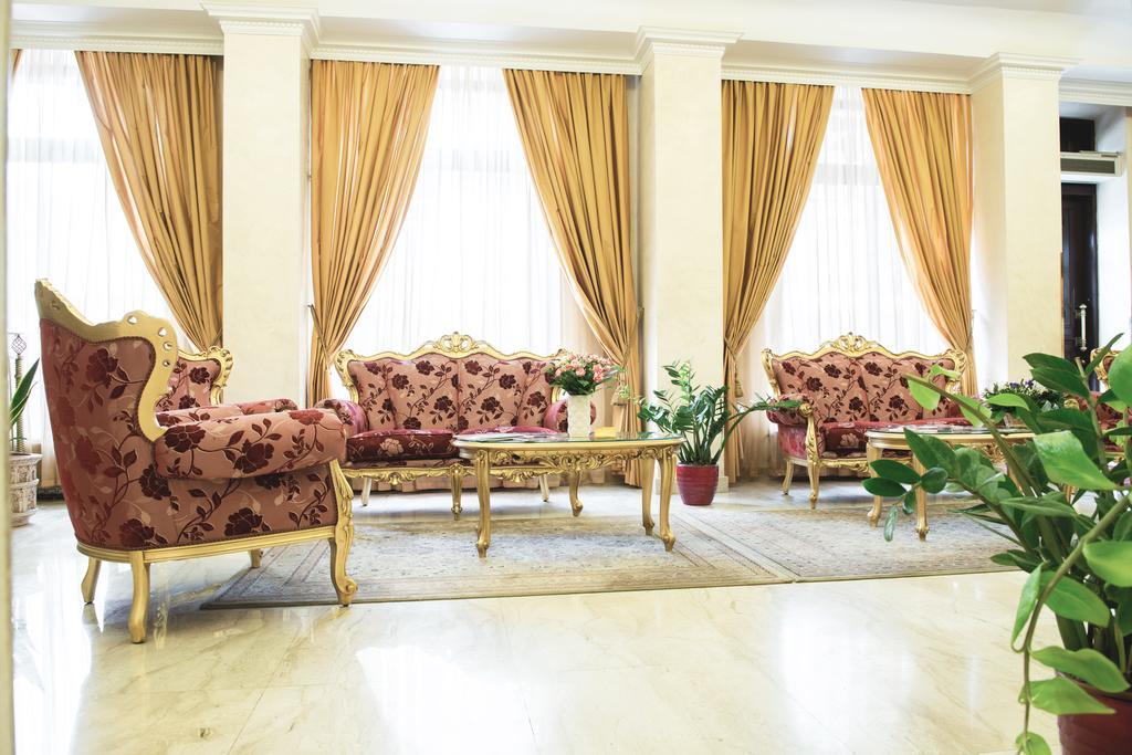 Optima Collection Podil Plaza Hotell Kiev Exteriör bild