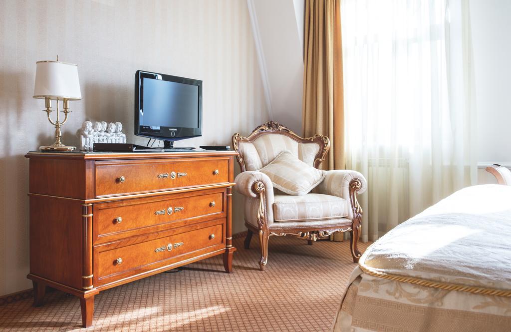 Optima Collection Podil Plaza Hotell Kiev Exteriör bild